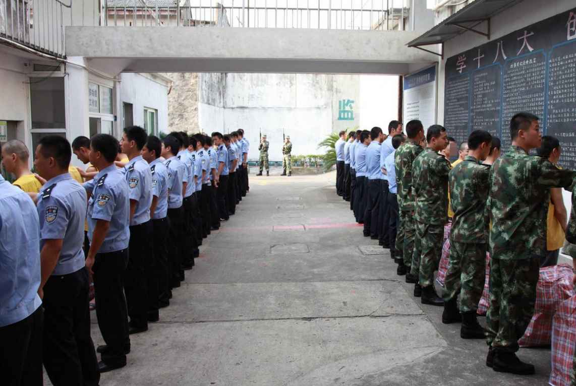 犯人進(jìn)看守所要帶什么東西？