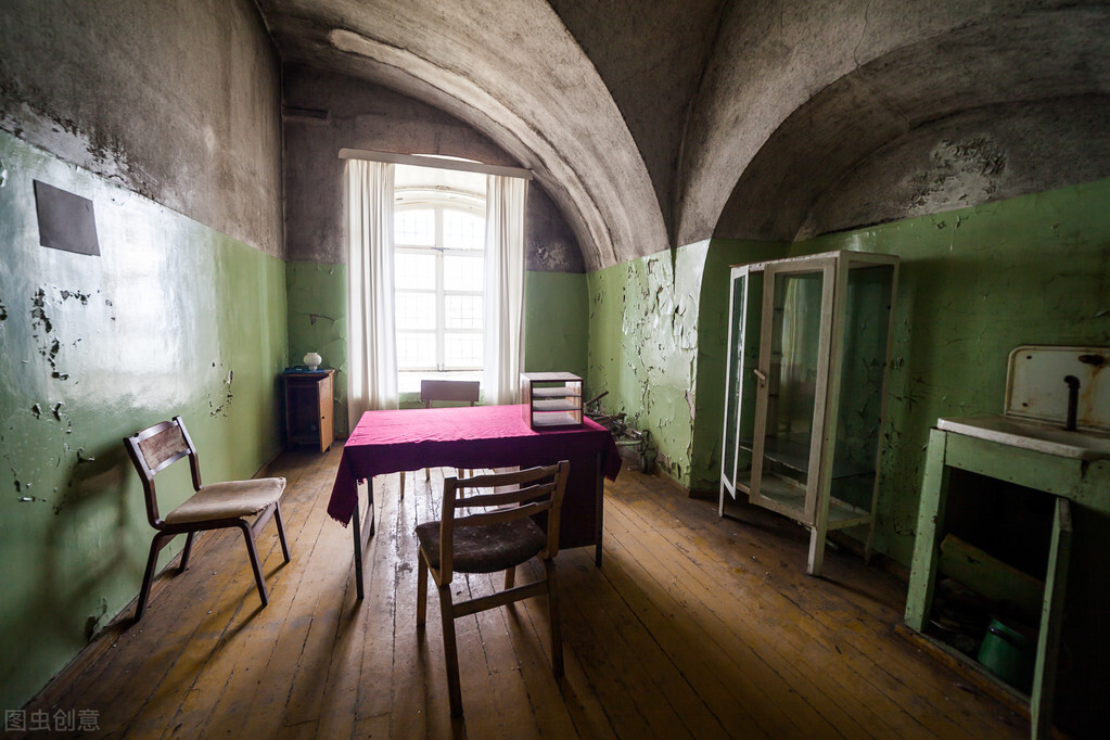 去監(jiān)獄看人探監(jiān)需要辦什么手續(xù)？要帶什么東西？